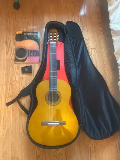 Yamaha C40 Acoustic full-sized Guitar, View more