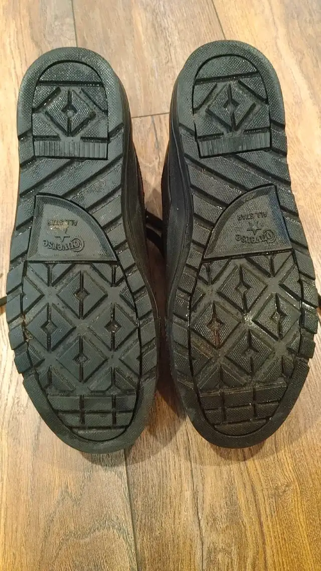 Size 9—Converse Chuck Taylor Men63235041019267124