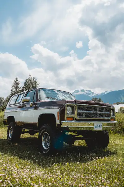 Fresh professional resto, built 350 4bolt main, 4 speed auto, 4” lift, very clean, may be open to pa...