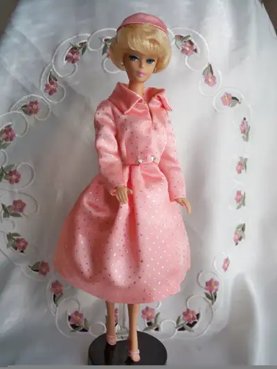 ♥ LUV-LEE DOLLS & COLLECTIBLES ♥ 2009 Platinum-Blonde “1964 Bubble-cut Barbie” from the 50th Anniver...
