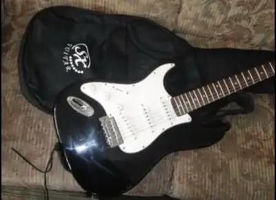 LEFTY STRATOCASTER SX VTG ELECT GUITAR MINT+STRAP +GIG BAG $400, View more