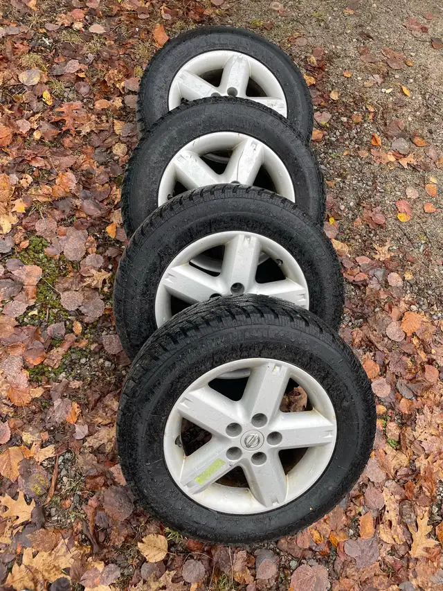Uniroyal winter tires on wheels 5 x 114.3 215 65 16 in Tires & Rims in North Bay - Image 2