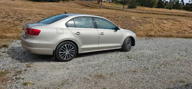 2013 Volkswagen Jetta Highline 6 Speed manual**Tdi**63849105329795122