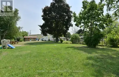 Coming to MLS soon Home in the village of Pakenham,ON 4 bed 1.5 bath Large backyard Double car garag...