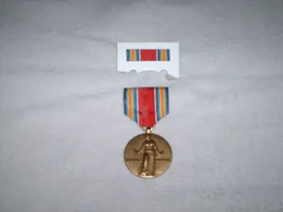 WWII UNITED STATES  CAMPAIGN  SERVICE MEDAL & RIBBON, View more