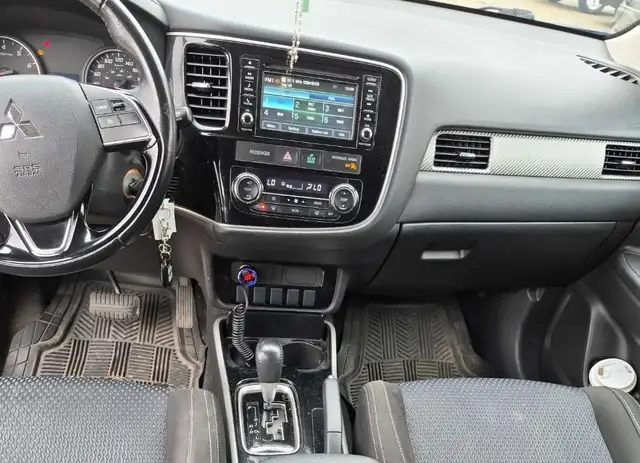 2017 Mitsubishi outlander584651639012075523