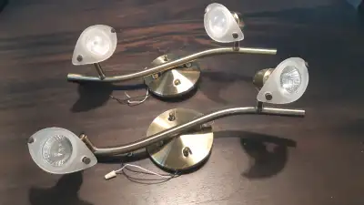 2 luminaires plafonniers, View more