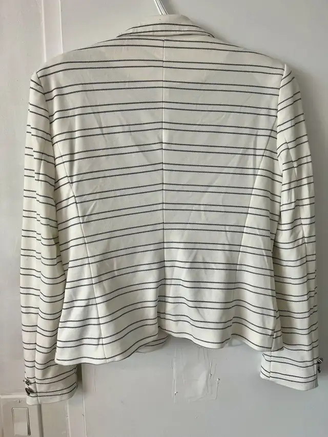 Jules & Leopold Striped Blazer in Women's - Tops & Outerwear in City of Toronto - Image 5