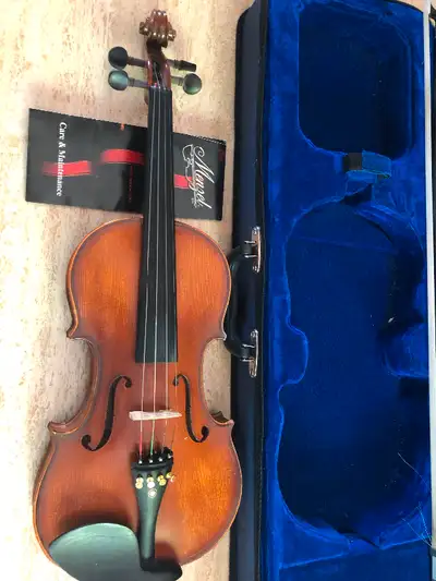 Full size Menzel violin, case & bow for sale in New Sudbury $350.