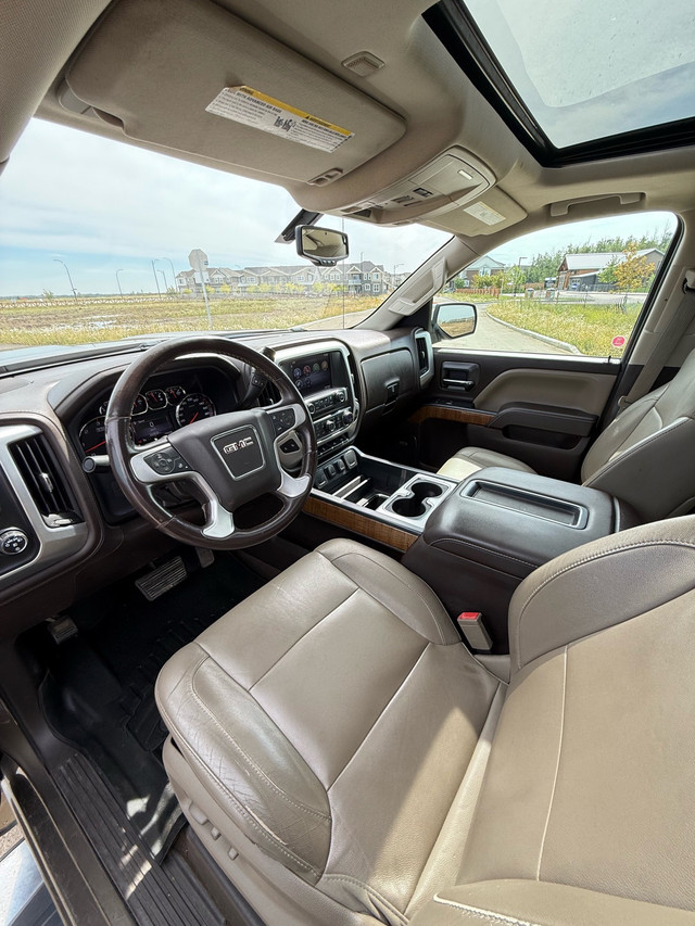 2015 GMC Sierra SLT - One Owner - No Accidents in Cars & Trucks in Edmonton - Image 4