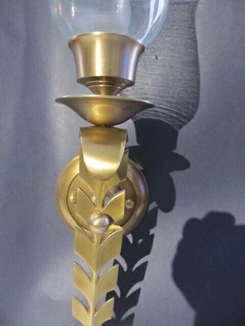 Beautiful Bombay brass wall sconce 22" high. in Arts & Collectibles in Oakville / Halton Region - Image 3