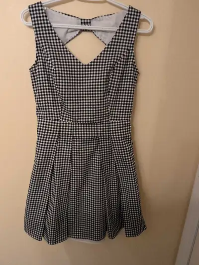 Reitmans Black and White Dress size 7, View more