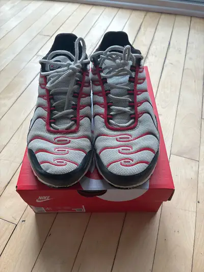 nike air  Tn junior 4.5Y, View more