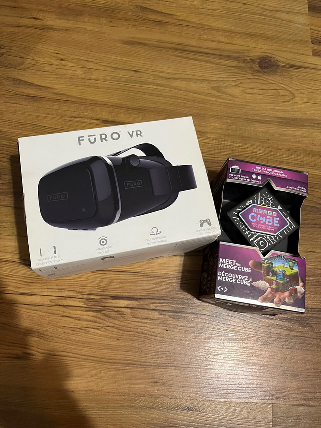 VR Set for phones in Other in Barrie
