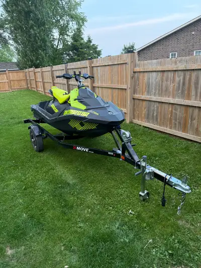 2023 Seadoo Spark Trixx 25 hours on the machine I bought it brand new last year as left over 2023 an...