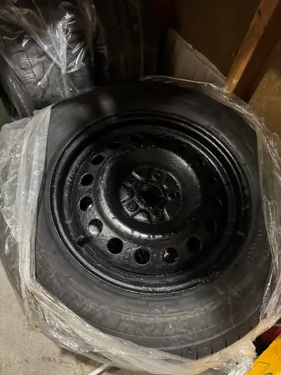 4 steel wheels with winter tires (winter tires need to be replaced) 17 inches - 225/65R17 Used to be...