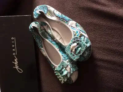 Women's Size 7-7.5 John David Shoes, View more