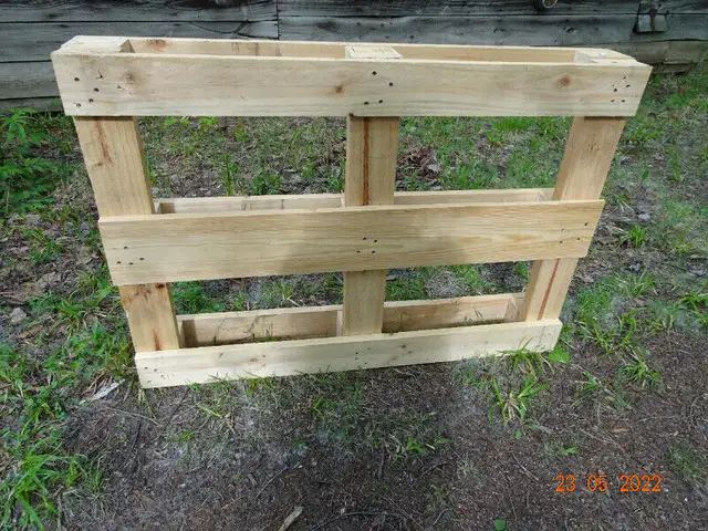 Palettes de bois en bois franc très solides. in Other in Lanaudière - Image 3