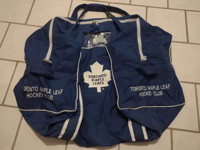 Toronto Maple Leafs Team Equipment Bag in Hockey in Barrie - Image 2