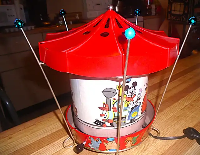 Vintage 1950's Disney Casey Circus Special Carousel  Motion Lamp in Arts & Collectibles in Peterborough - Image 4