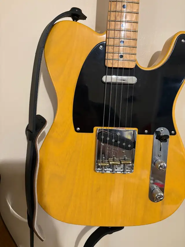 2002 fender telecaster American professional in Guitars in Barrie - Image 4