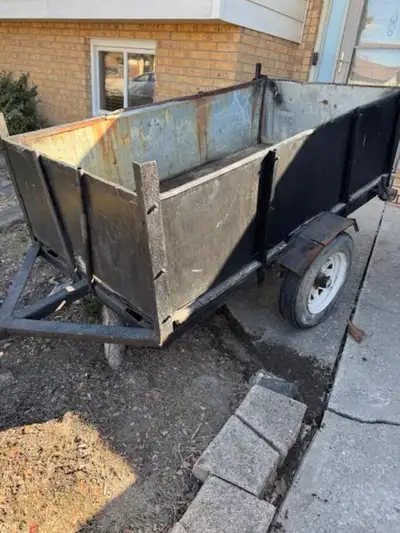 utility trailer need one tire and lights 4x6 Rusted and needs one tire and lights
