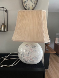 Lampe de table en porcelaine