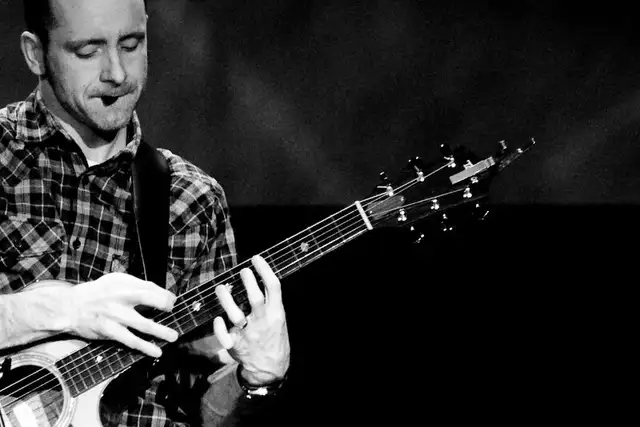GUITAR, BASS, VOICE, UKULELE & BANJO LESSONS63013090758401124