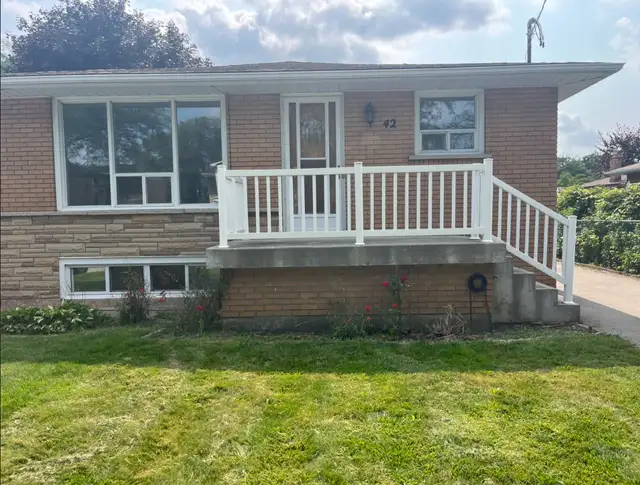 Apartment for lease (upper level)