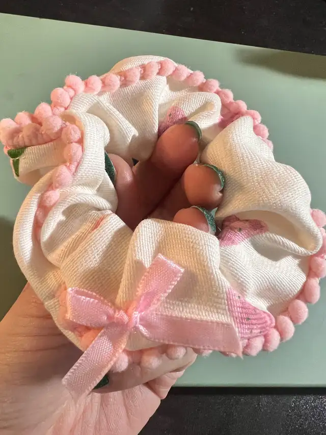 hair accessory in Women's - Other in Cape Breton - Image 3