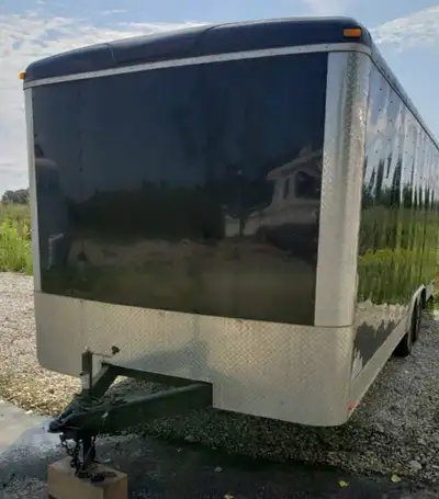 2015 8.5x20 enclosed trailer CALL OR TEXT.((519)).358.6446.. PLEASE CALL OR TEXT 2x3500lb axles Extr...
