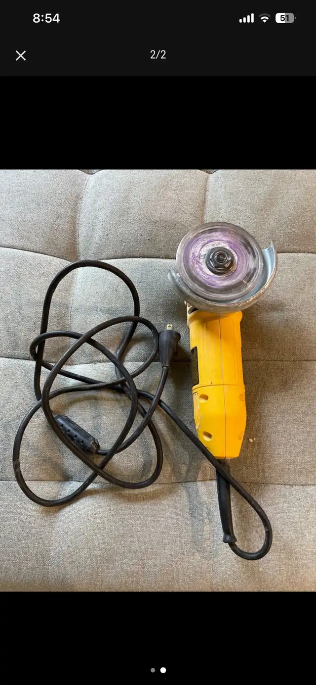 DeWalt Angle Grinder in Power Tools in Mississauga / Peel Region - Image 3