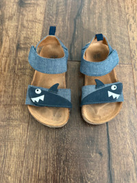 H&M Toddler Shark Sandals - Size 7.5 (EUR 24)