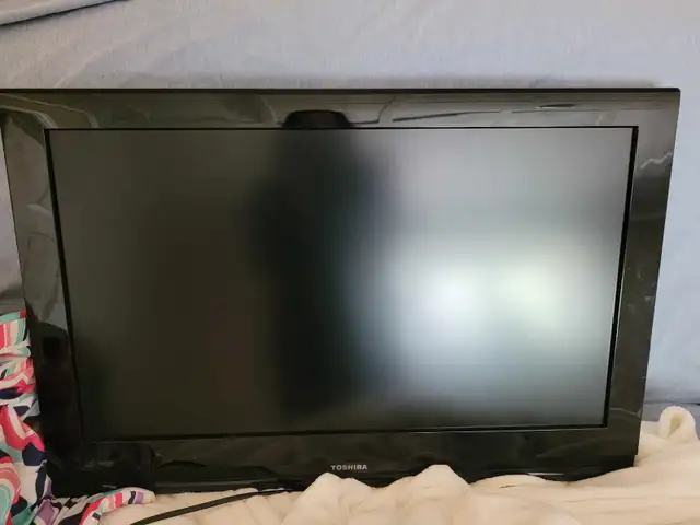Toshiba TV and TV stand for sale in TVs in Ottawa - Image 5