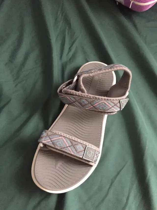 women’s sandals in Women's - Shoes in City of Toronto - Image 3