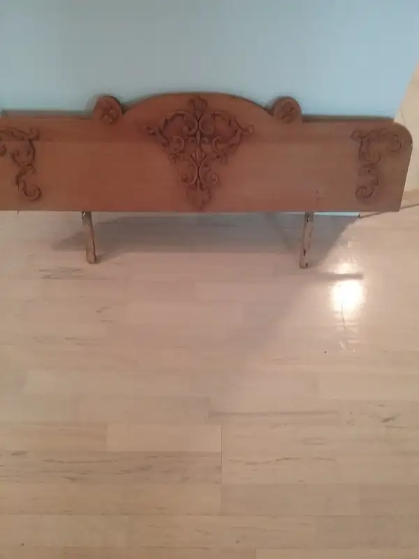 Tête de buffet antique Type 'Side Board'  ♤♤ in Hutches & Display Cabinets in Québec City - Image 6