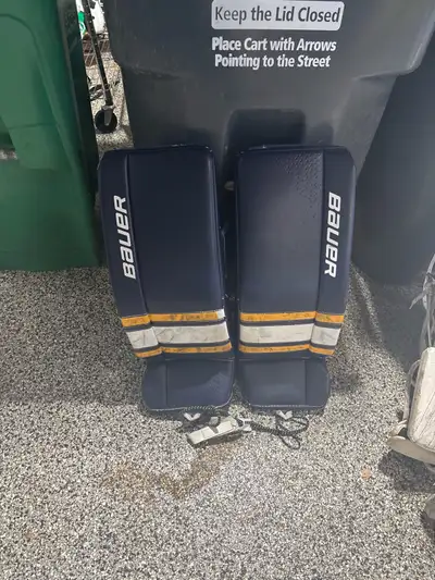 junior Bauer GSX goalie pads, View more