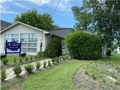 Rent a professional office/room in a prime Vaughan location, ON. Perfect for small businesses, consu...