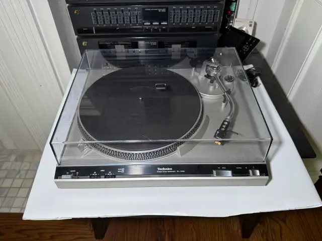 Technics SL3200 Direct Drive Turntable w Shure M91ED Cartridge in Stereo Systems & Home Theatre in City of Toronto - Image 2