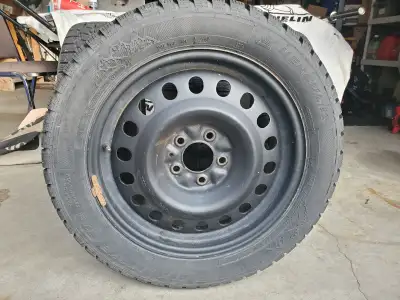225/50r17 Hercules Avalanche Extream RT Winter tires on rims. Tires are in excellent condition , lik...