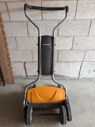 Fiskars StaySharp Max Reel Mower, View more