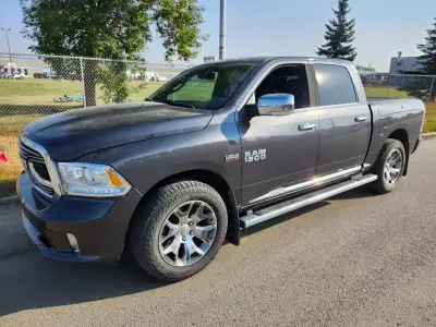 2017 Dodge Ram 1500 Limited, top of the line fully loaded, crewcab, only 111 KM, V8 5.7 Hemi, 4x4, L...