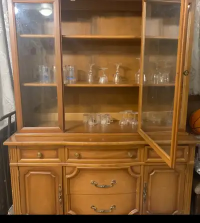 Antique real wood very minor scratches great pieces for somebody who like astatique