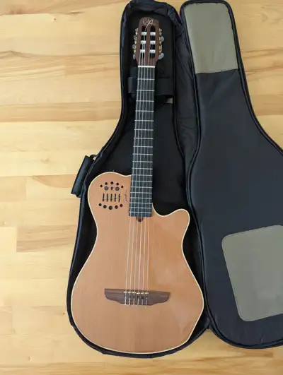 Guitare Godin Multiac Grand Concert SA, View more