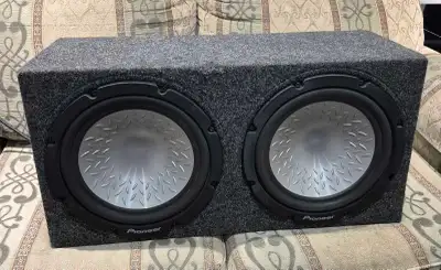 Pioneer Dual 12 " Subwoofer in box / Pioneer amplifier (90s)(5, View more