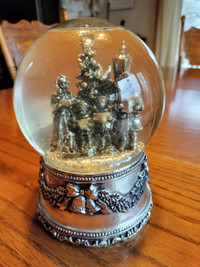 Antique Silver Plated Christmas carolers snow globe