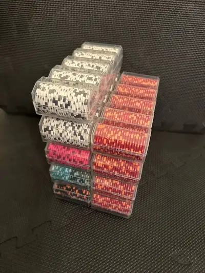900 piece set of MRC Yin Yang 13.5g clay composite poker chips. Premium covered stacking acrylic rac...