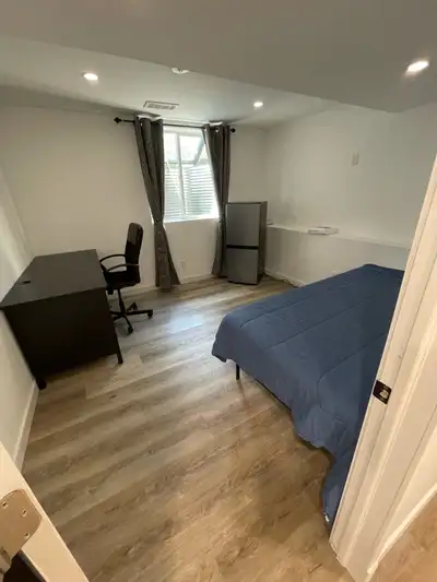 Beautiful area close to grocery store and gyms restaurants rent is all inclusive and room is a month...