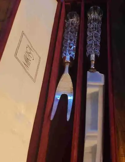 Carving set, View more