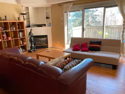 Ideal for Young Professinals/Grad Student - close to UW